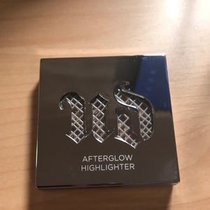 Urban Decay Afterglow highlighter